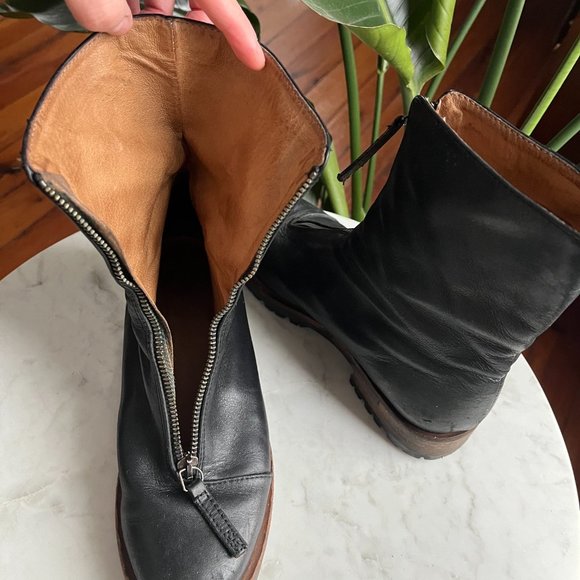 Black leather combat boots size women's 7 - Picture 5 of 6